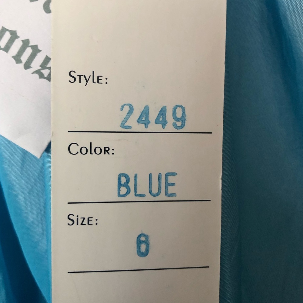 Dress - Picture 2 of 4